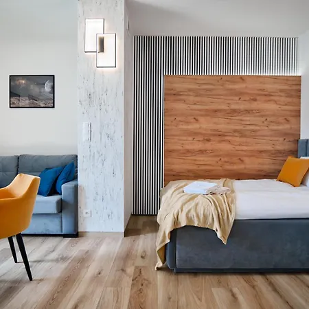 Mars By Housine 扎托尔