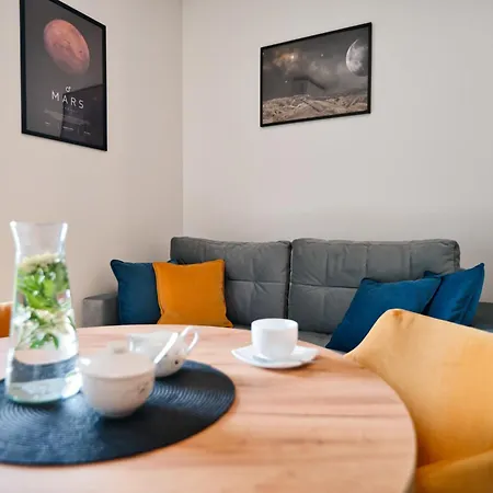 Mars By Housine 扎托尔